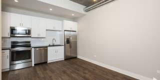 3833 N Broadway Gallery 62