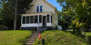 Charming 3 Bedroom Home with Screened Porch and 2 Car Garage Gallery 1