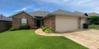 Large 3 Bed 2 Bath Home In Moore Schools With Storm Shelter!!! Gallery 1