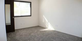 423 5th Street Gallery 14