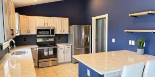 Beautiful 4 BR on Bloomington's east side Gallery 7