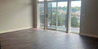 Luxury Living In Midtown - 3bed 2.5bath Townhome Gallery 13