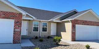 2 Bedroom, 2 Bathroom duplex with garage Gallery 76