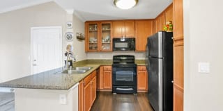 1BR Condo with Private Balcony, Central A/C & Community Amenities in Corona Gallery 23