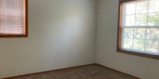 2BR/2BA, vaulted ceilings, pool, parking, W/D included, more! (SC308) Gallery 11