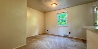 Beautiful Two Bedroom Townhouse in Plum! Equipped Kitchen, Patio & More! Call Today! Beautiful Two Bedroom Townhouse in Plum! Equipped Kitchen, Patio & More! Call Today! Gallery 2