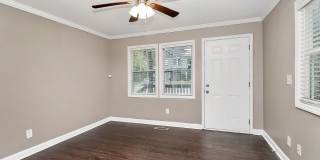 Adorable Modern 2 Bedroom Duplex! Gallery 8