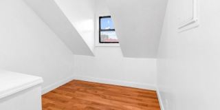 25 Oak St Gallery 16