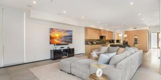 200 N DOHENY Dr Gallery 46