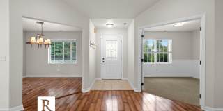 3 Bedroom + Office in Central Point! Gallery 7