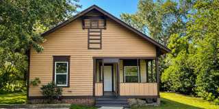 NICE 3BR/1BA Lakeland Home w/Large Covered Porch. NO APPLICATION FEE! Gallery 1