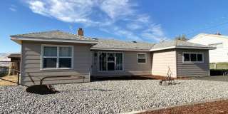 Cute Space with River View Gallery 1