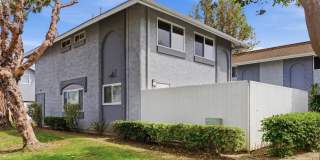 OPEN HOUSE SATURDAY 4/11 - 12PM TO 2PM Sunny and Bright 3 Bedroom End Unit in Yorktown Villas Neighborhood Gallery 1