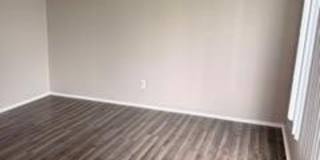 328 E Elmwood Avenue Gallery 4
