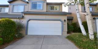 Spacious 3BR Townhome – Everything Included & Dog Friendly Spacious 3BR Townhome – Everything Included & Dog Friendly Gallery 1