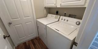 Unique 3/2 + Den home in great location Gallery 23