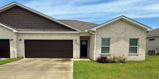 Fully Furnished 3BR/2BA Duplex in Avalon Subdivision! Gallery 1