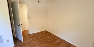 Bright 2 Bedroom Condo with Fireplace, Washer/Dryer, and 1/2 a mile to USD Gallery 3
