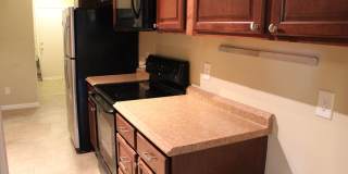 2 BEDROOM - MAHNCKE PARK Gallery 7