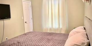 Room in 3 Bedroom Home at Tom Hunter Dr Gallery 40