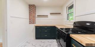 Recently Renovated 2 Bedroom Apartment in Duckpond Gallery 13