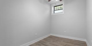 1062 W Glenlake Ave Gallery 2