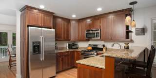 Contemporary 3-Bedroom 2-Bath Townhome in Chapel Hill Close to UNC and Hospital! Gallery 5
