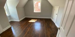 Updated 4 Bedroom Home Convenient to Carytown, Byrd Park And More. Available In July Gallery 16