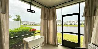 Beautiful Townhome in a perfect location Gallery 23