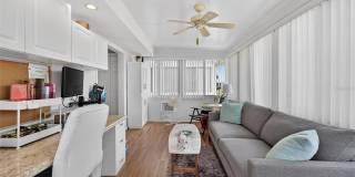 301 KINGS Boulevard Gallery 25