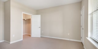 One Bedroom Luxury Apartment (Elevator Building) Gallery 1