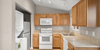 Renovated 2BD/1BA Duplex | Single-Level | Stoneridge – Tualatin Gallery 10