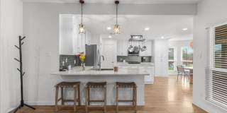 Luxury Lease on 1+ Acre with Saltwater Pool & Workshop in Ponder ISD! Gallery 12