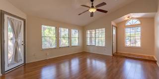 Luxury Meets Comfort: Your Dream Single-Family Home with Modern Design and Effortless Elegance Awaits! Gallery 4