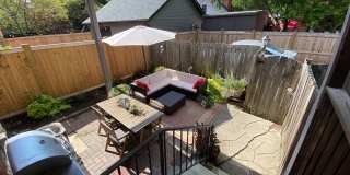 2 bedroom, 2.5 bathroom brick townhouse Gallery 12