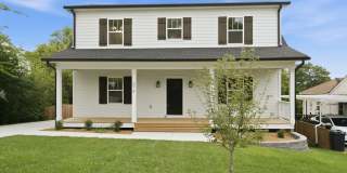 Spacious 5-Bedroom with Fenced Yard & Modern Amenities Gallery 1