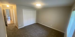 Charming 3 Bed, 3 Bath Duplex near Riverside State Park! Gallery 29