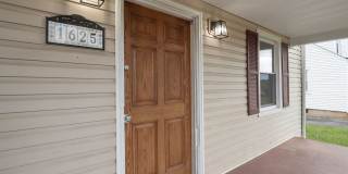 4 Bedroom/1 Bathroom Home with Fenced Yard Available in SE Roanoke! Gallery 5