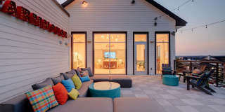Farmhouse Gallery 31