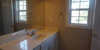 301 Maple St Gallery 10