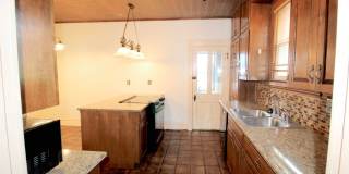 Home for rent in downtown Harrisonburg! - 81 Broad St Gallery 12