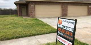 $200 off your move in by May 15th! Located in Edgewood Manor and in Mustang School District!, Nearby parks and shopping! 3 bed 2 bath duplex ready for move in! Gallery 18
