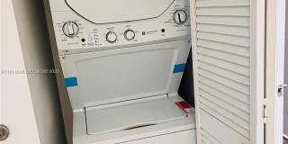 900 SW 8th St Gallery 3