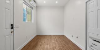 720 1/2 Queenstown Court - 3 Gallery 4