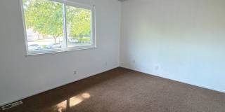**MOVE-IN SPECIAL** 2-Story Condo With Lots of Character! Gallery 17