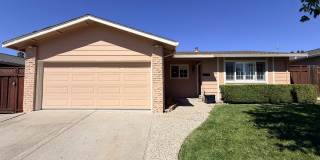 4bd/2ba - Bedroom Home with a Lap Pool! Excellent Location!! Gallery 1