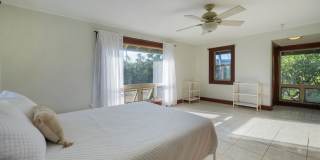 Luxury 5BR Oceanfront Home w/ Private Pool & Beach Access: Konishiki Beachhouse Luxury 5BR Oceanfront Home w/ Private Pool & Beach Access: Konishiki Beachhouse Gallery 23