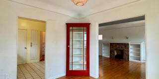 Beautiful 2 bed 1 bath home in University Heights Gallery 7