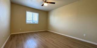 MELROSE DISTRICT CONDO WITH HUGE MOVE-IN SPECIAL – HALF OFF FIRST & SECOND MONTH’S RENT! Gallery 35