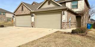 Modern Country Living Near I-35 – Stunning Duplex with Granite, Private Yard  Appliances Included! Gallery 1